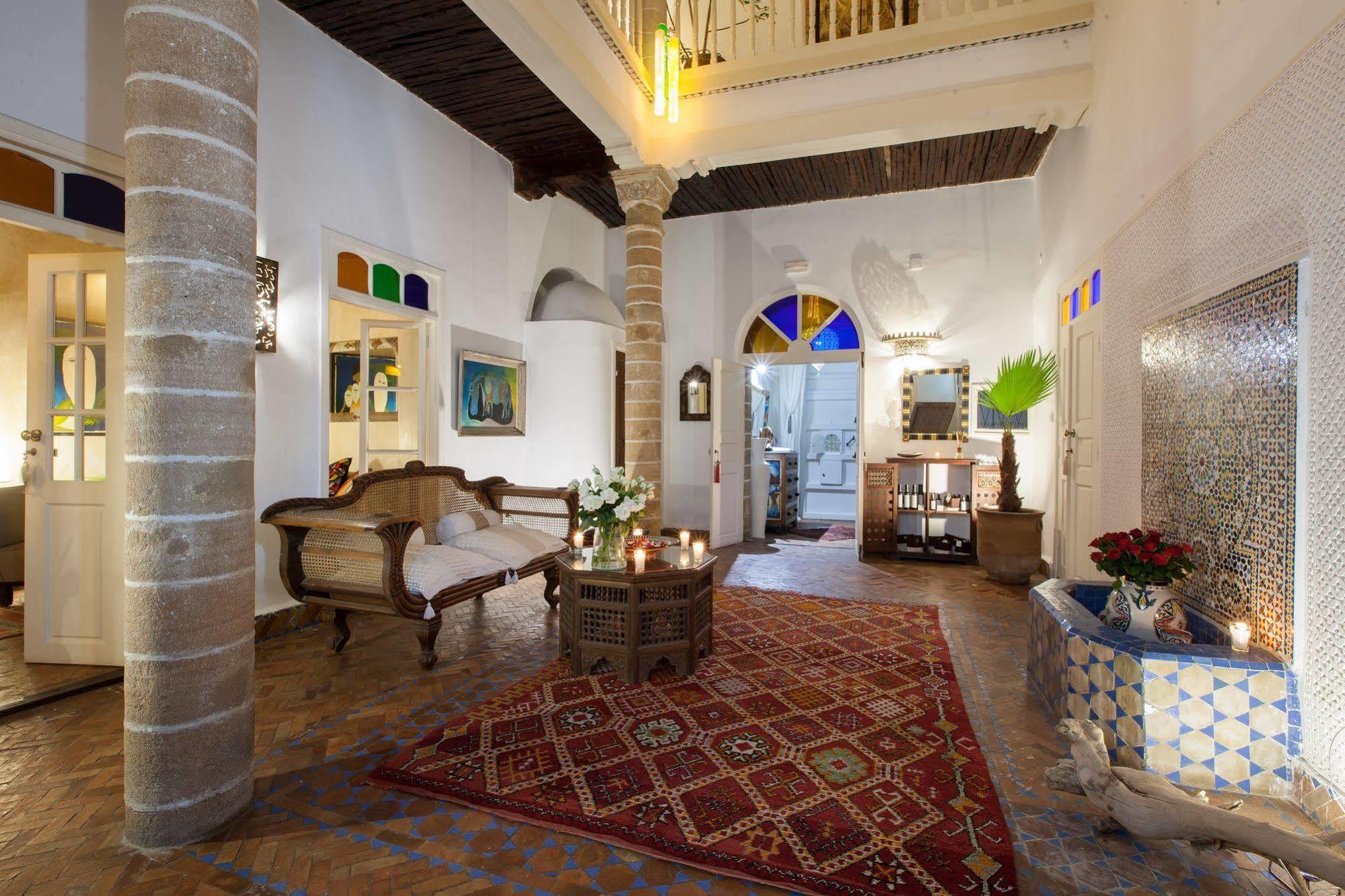 Riad Emotion Эс-Сувейра Экстерьер фото