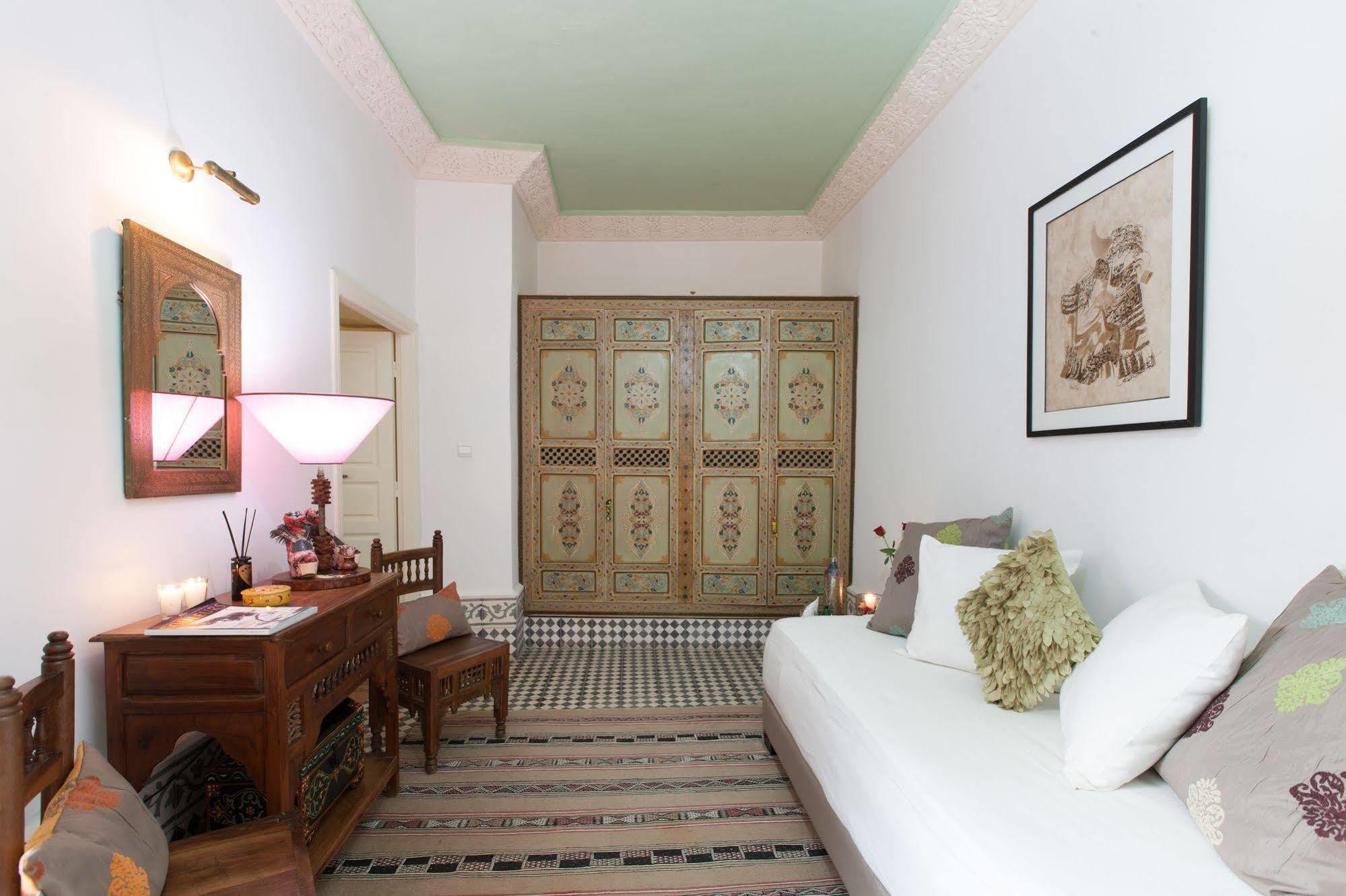 Riad Emotion Эс-Сувейра Экстерьер фото